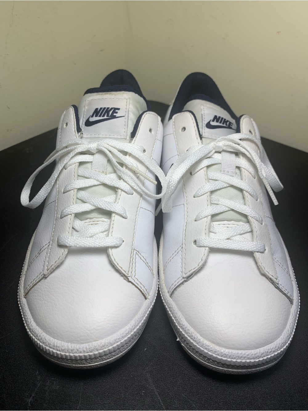 Youth Classic Nike Sneakers (Size 5Y US) Excellent Condition